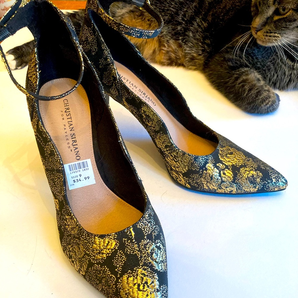 Elegant Christian Siriano Heels - size 9. Never been worn- mint condition!